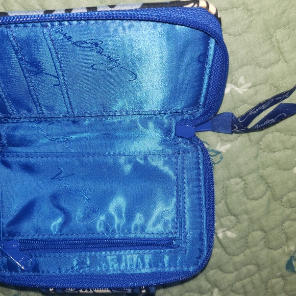 🍀NWOT Vera Bradley wristlet FREE WITH PURCHASE OF VERA BAG - Picture 2 of 7
